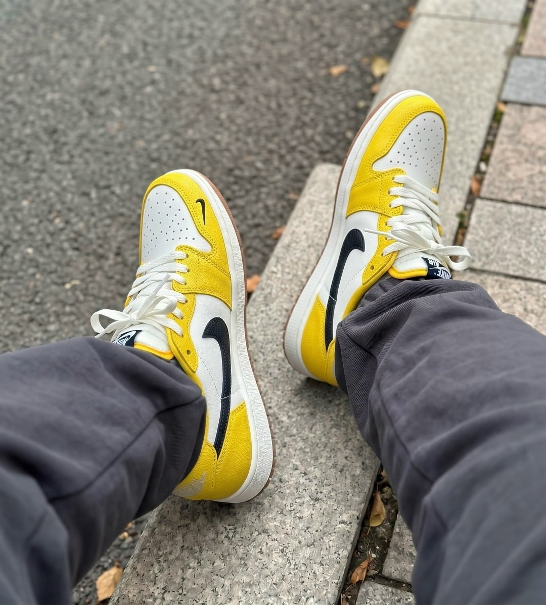air jordan 1 mid se yellow toe,air jordan 1 high yellow toe,air jordan 1 high og «yellow toe»,nike air jordan 1 mid yellow toe black,nike air jordan 1 mid yellow