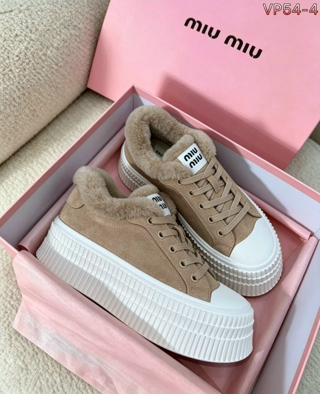 высокие тёплые женские кеды miu miu,кроссовки miu miu женские,кроссовки miu miu с мехом,миу миу кроссовки женские,кеды меховые женские