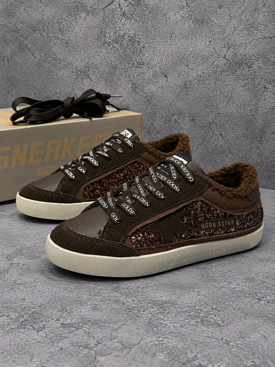 golden goose зимние кеды женские,кеды golden goose,,кроссовки golden goose с пайетками на платформе,женская