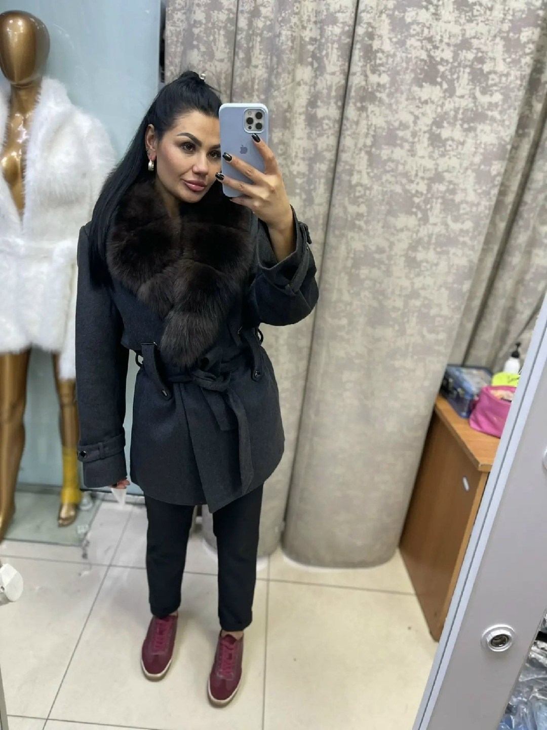 пальто с меховым воротником,пальто кашемировое с меховым воротником,пальто кашемировое с меховым воротником из соболя,пальто с мехом женское,кашемировое пальто с мехом песца