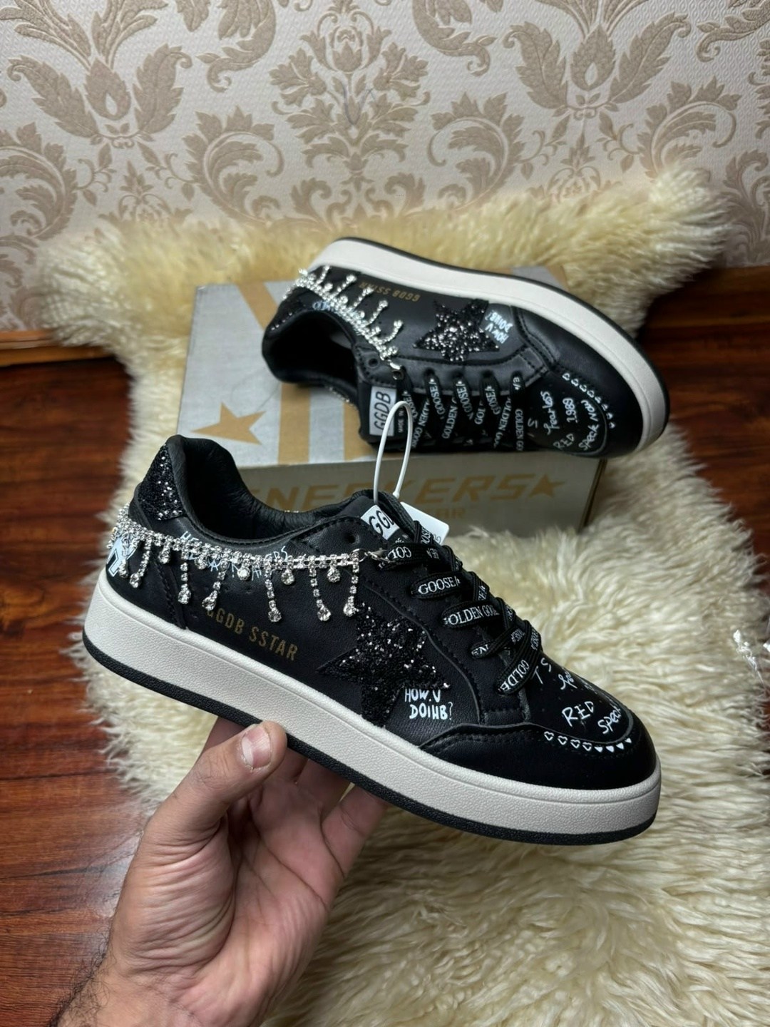 ,женская ,блестящие кроссовки,кроссовки со звездами,кеды golden goose