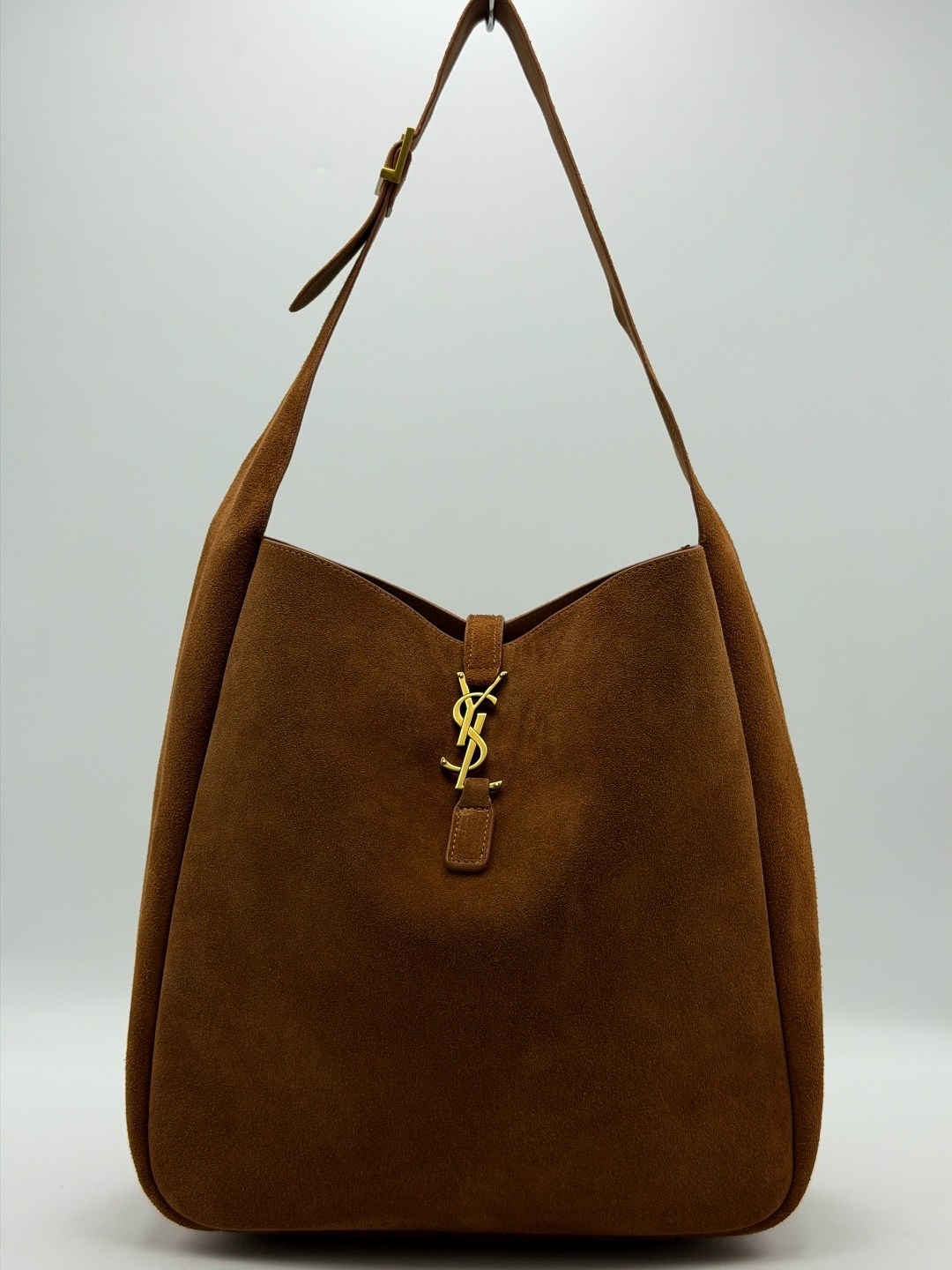 женская зелёная замшевая сумка yves saint laurent 37x29 см,женская замшевая сумка yves saint laurent 45x32 см,сумка из натуральной замши,сумка замшевая,сумка женская натуральная замша