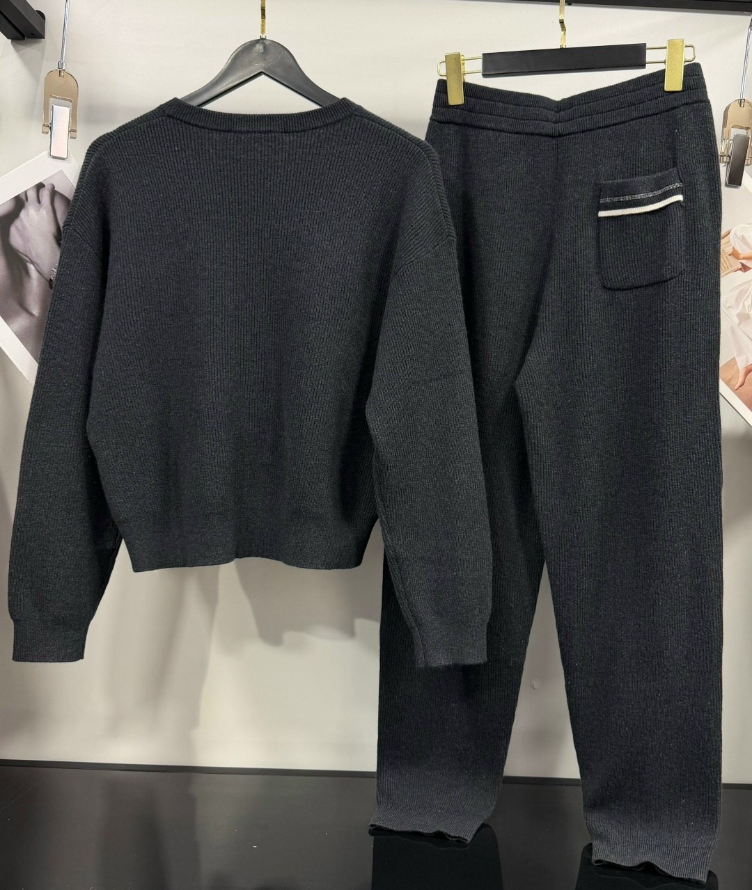 костюм brunello cucinelli,кашемировый костюм brunello cucinelli,brunello cucinelli спортивный костюм,кашемировый костюм,трикотажный костюм