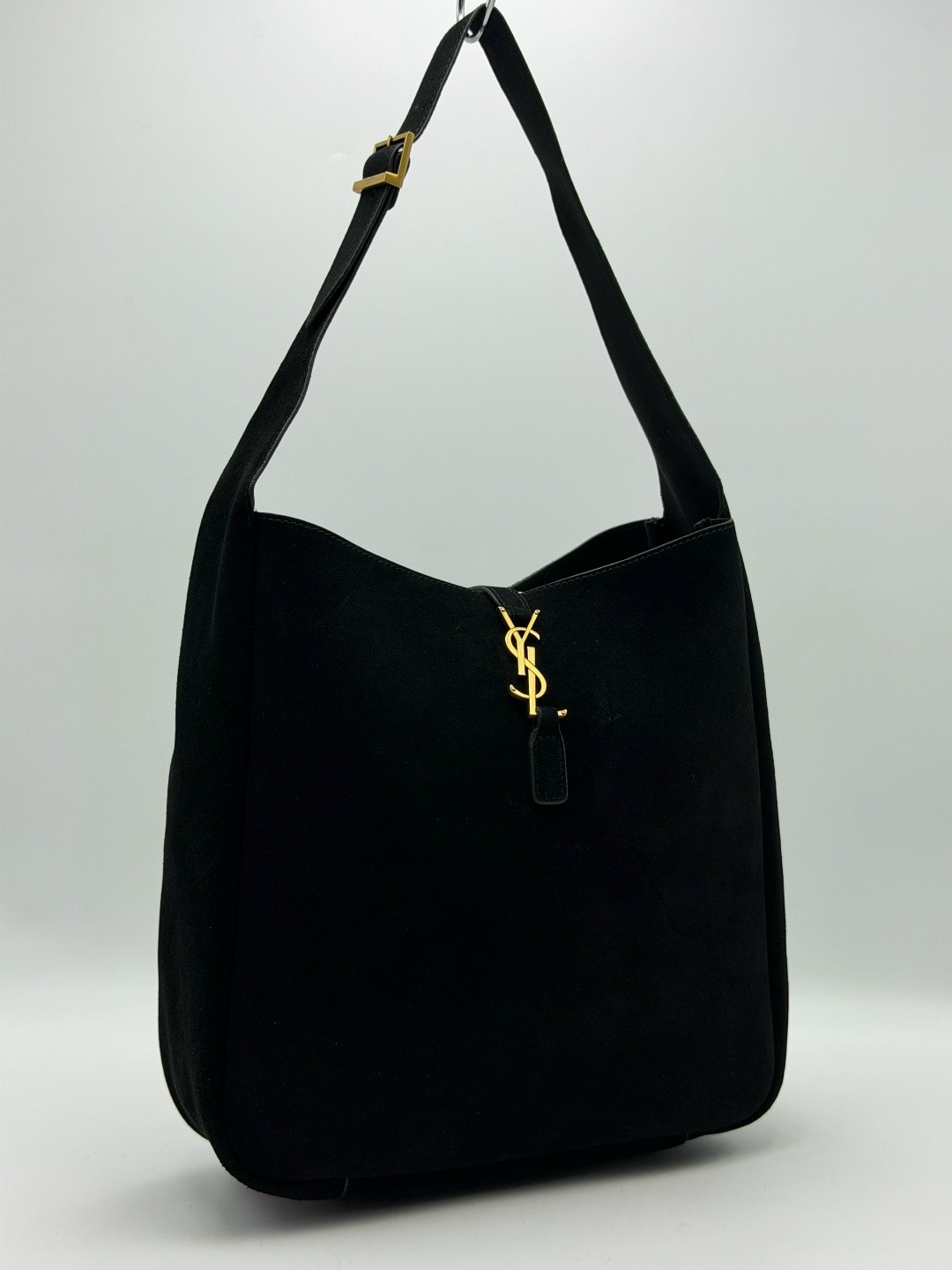 женская зелёная замшевая сумка yves saint laurent 37x29 см,женская замшевая сумка yves saint laurent 45x32 см,сумка из натуральной замши,сумка замшевая,сумка женская натуральная замша