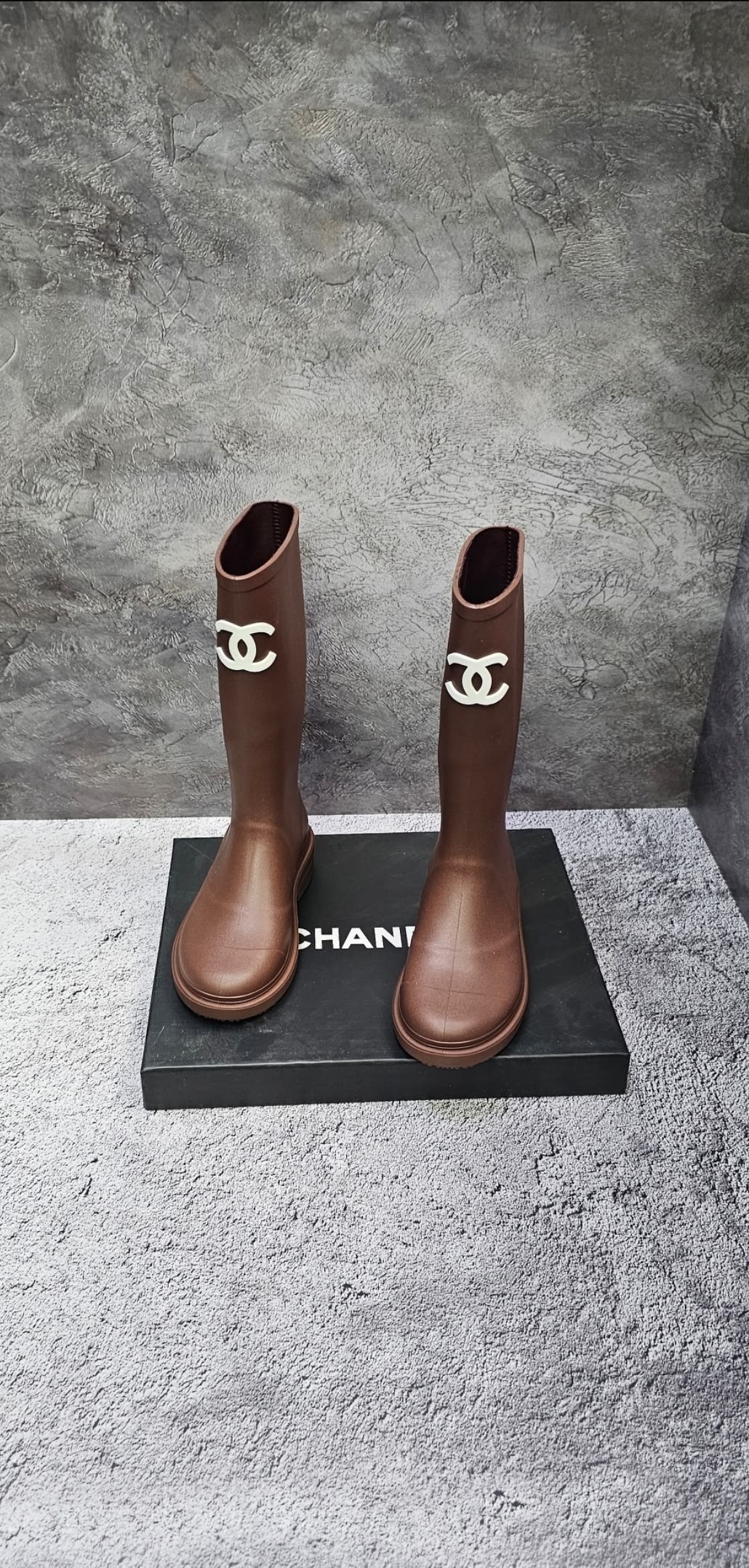 резиновые сапоги chanel,,сапоги chanel,резиновые шоколадные сапоги chanel,резиновые сапоги шанель