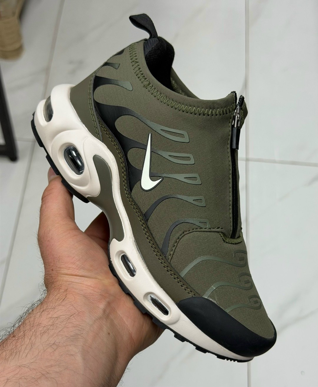 кроссовки nike tn air max plus,кроссовки nike air max plus,nike air max plus tn,nike air max plus,кроссовки nike air max tn plus ultra белые с серым