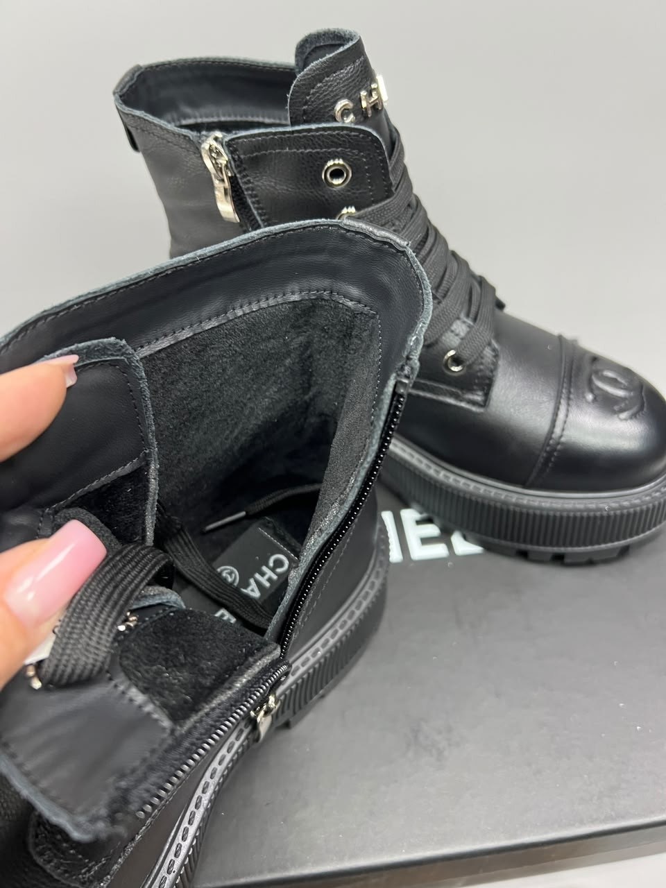 ботинки chanel,,ботинки женские chanel,черные кожаные высокие ботинки chanel,ботинки женские шанель
