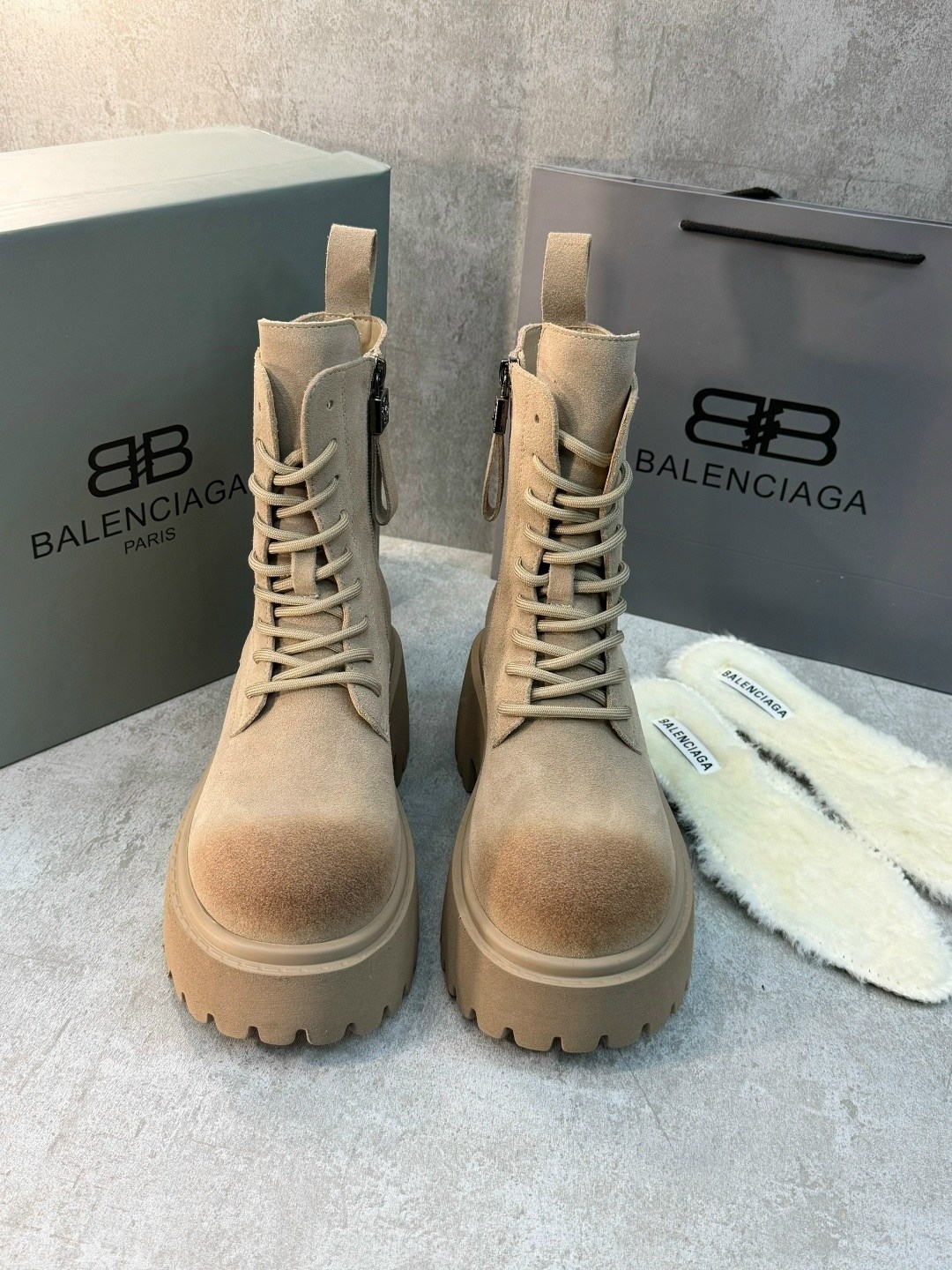 ботинки balenciaga,balenciaga женские кожаные ботинки balenciaga чёрного цвета,ботинки balenciaga на шнуровке черные,balenciaga женские кожаные ботинки чёрного цвета,сапоги balenciaga