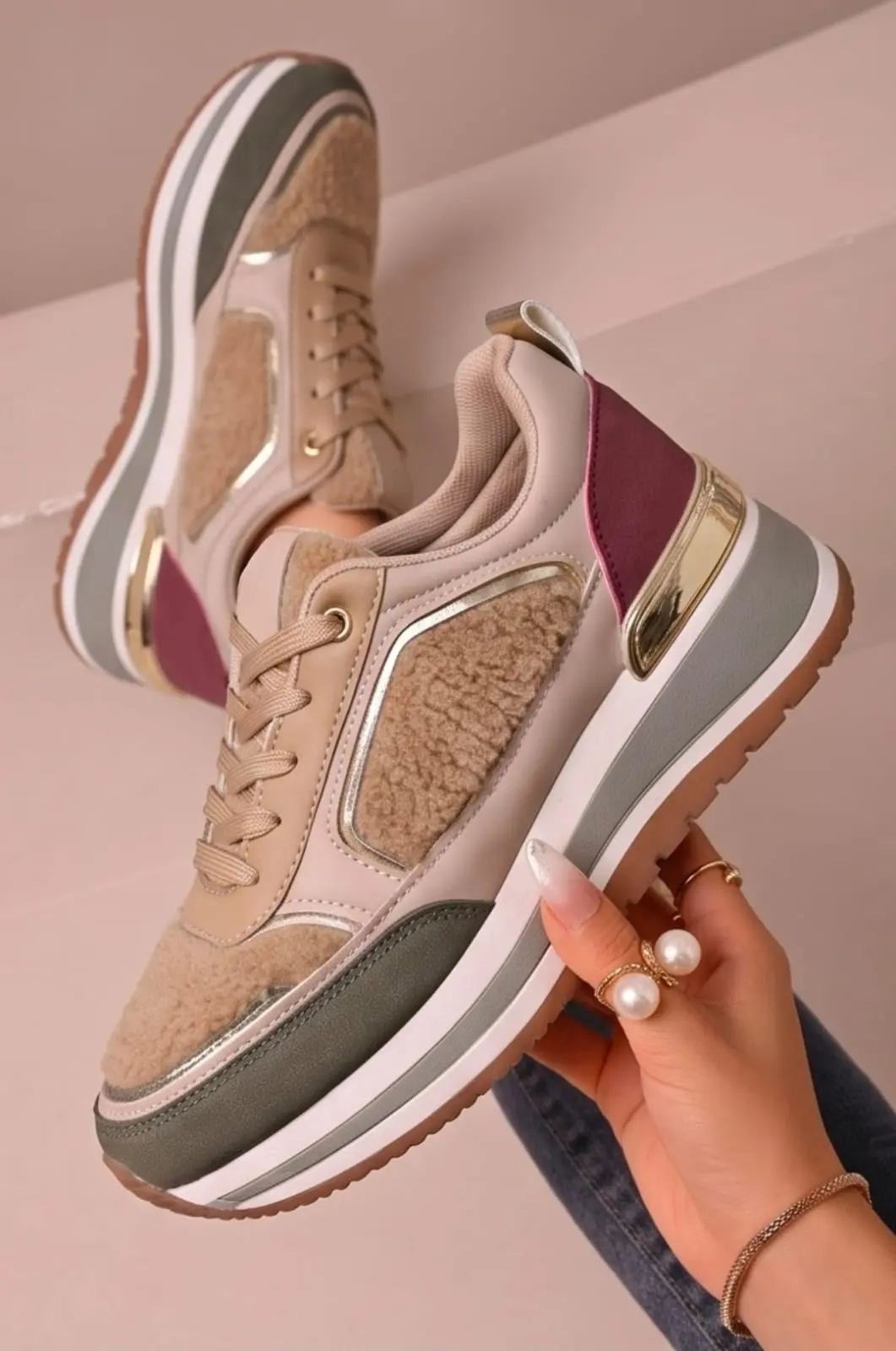 ,кроссовки женскиe,кроссовки для женщин,повседневные кроссовки,кроссовки модные