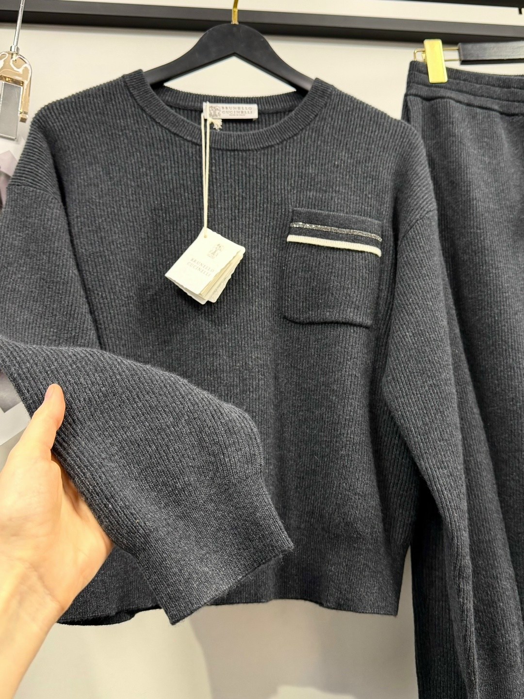 костюм brunello cucinelli,кашемировый костюм brunello cucinelli,brunello cucinelli спортивный костюм,кашемировый костюм,трикотажный костюм