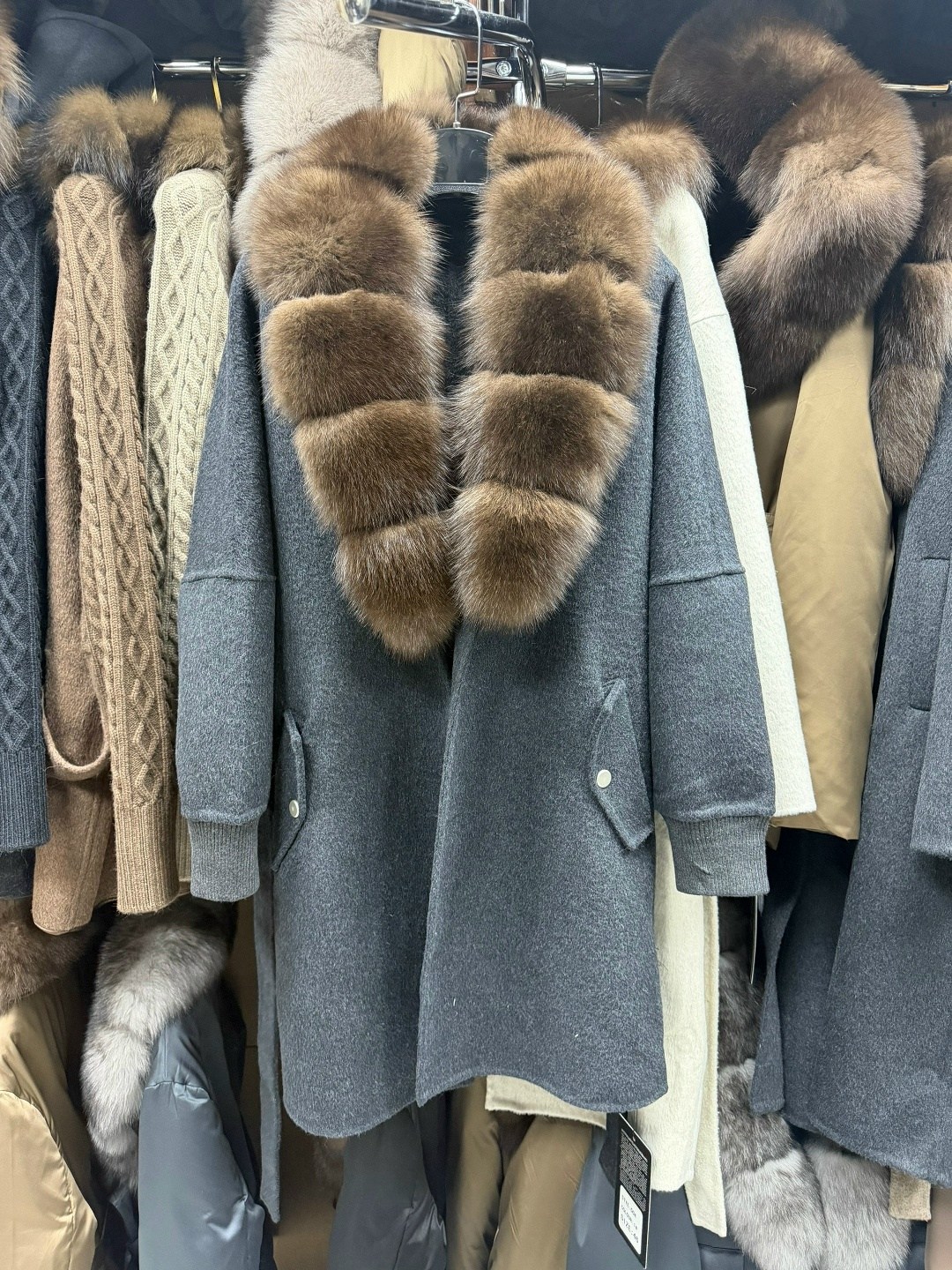 пальто с мехом,пальто с воротником,пальто шерстяное с мехом соболя stone,кашемир пальто,пальто из натурального меха