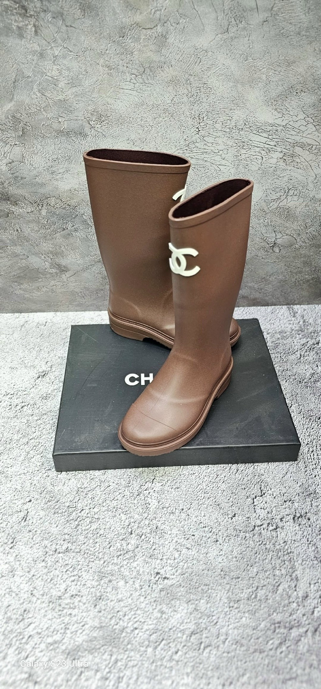 резиновые сапоги chanel,,сапоги chanel,резиновые шоколадные сапоги chanel,резиновые сапоги шанель