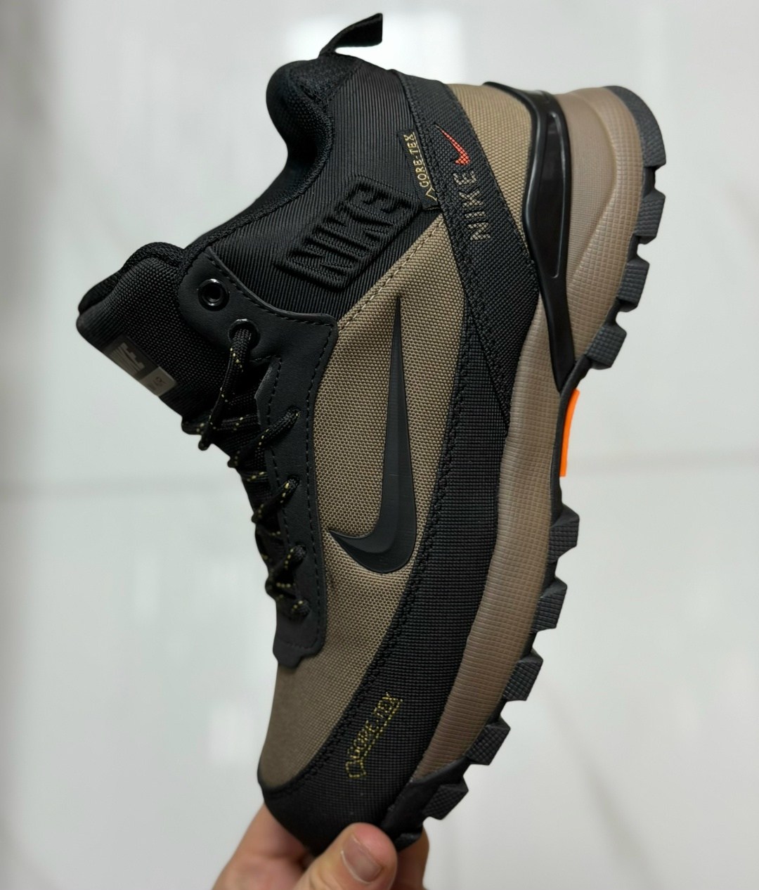 кроссовки зимние высокие мужские с мехом nike air goretex,кроссовки зимние мужские nike,кроссовки зимние nike,мужские зимние кроссовки nike gore-tex,зимние мужские кроссовки