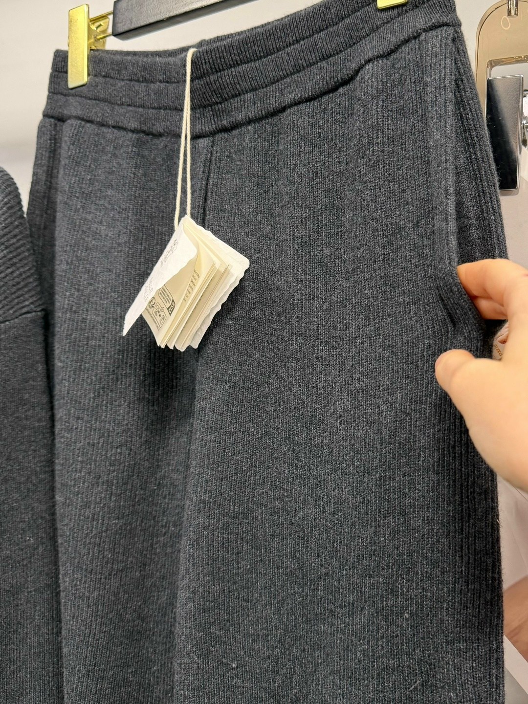 костюм brunello cucinelli,кашемировый костюм brunello cucinelli,brunello cucinelli спортивный костюм,кашемировый костюм,трикотажный костюм