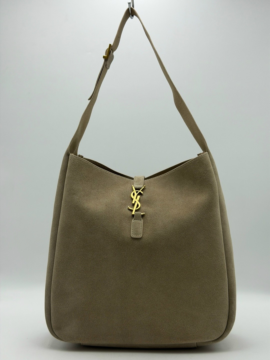 женская зелёная замшевая сумка yves saint laurent 37x29 см,женская замшевая сумка yves saint laurent 45x32 см,сумка из натуральной замши,сумка замшевая,сумка женская натуральная замша