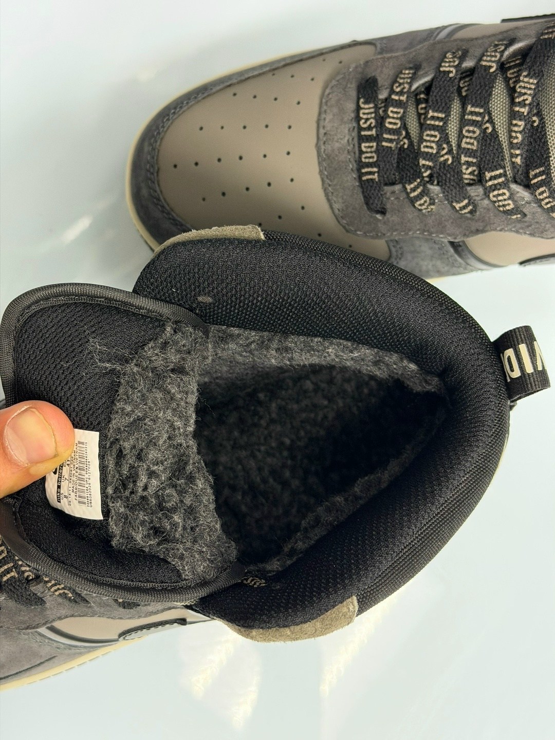 зимние кроссовки nike air force 1 mid,зимние кроссовки nike air force 1 mid цвет серый,зимние кроссовки nike air force 1 hi,кроссовки nike air force 1 зимние,кроссовки с мехом для зимы nike air force