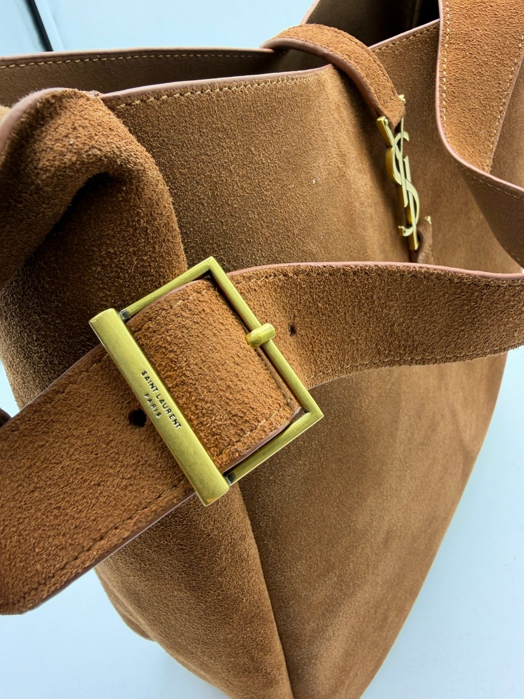 женская зелёная замшевая сумка yves saint laurent 37x29 см,женская замшевая сумка yves saint laurent 45x32 см,сумка из натуральной замши,сумка замшевая,сумка женская натуральная замша