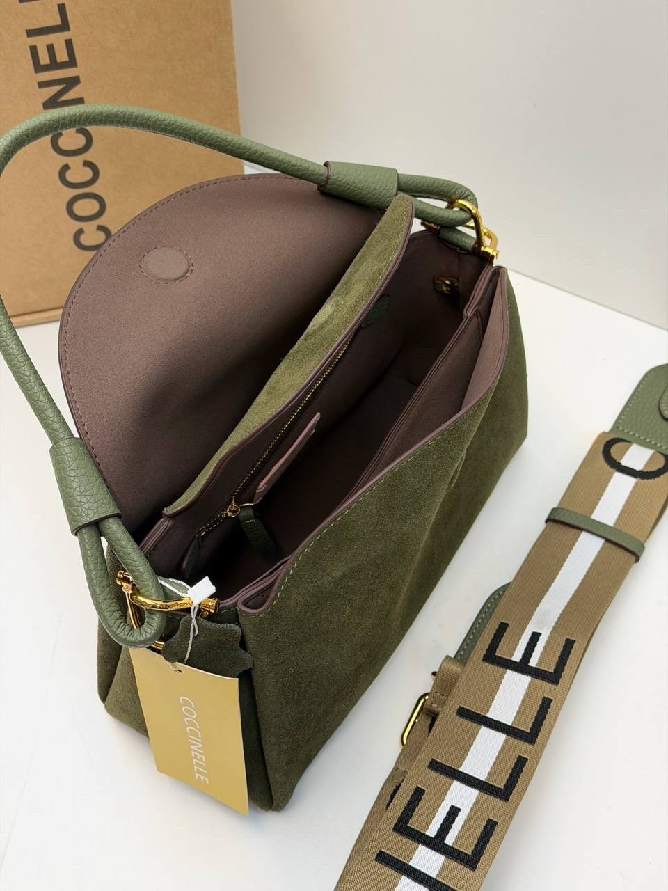 сумка coccinelle,сумка женская coccinelle натуральная замша,сумка coccinelle из натуральной замши,женская замшевая сумка,сумка coccinelli натуральная замша 25 × 16 × 6 см