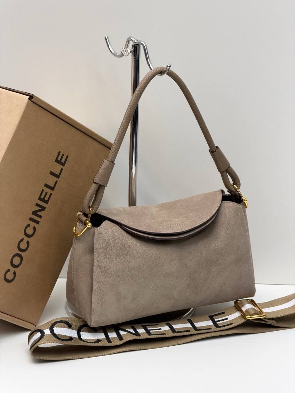 сумка женская coccinelle,замшевая сумка,замшевая сумочка liya из матовой кожи coccinelle, зеленый,сумка coccinelle,сумка