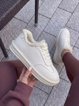 Кроссовки