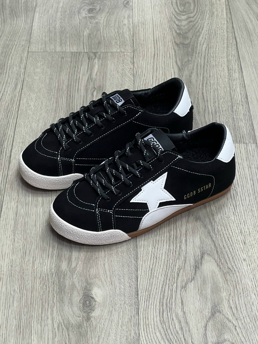 ,кроссовки golden goose,кеды golden goose,кеды golden goose женские,кроссовки со звездами