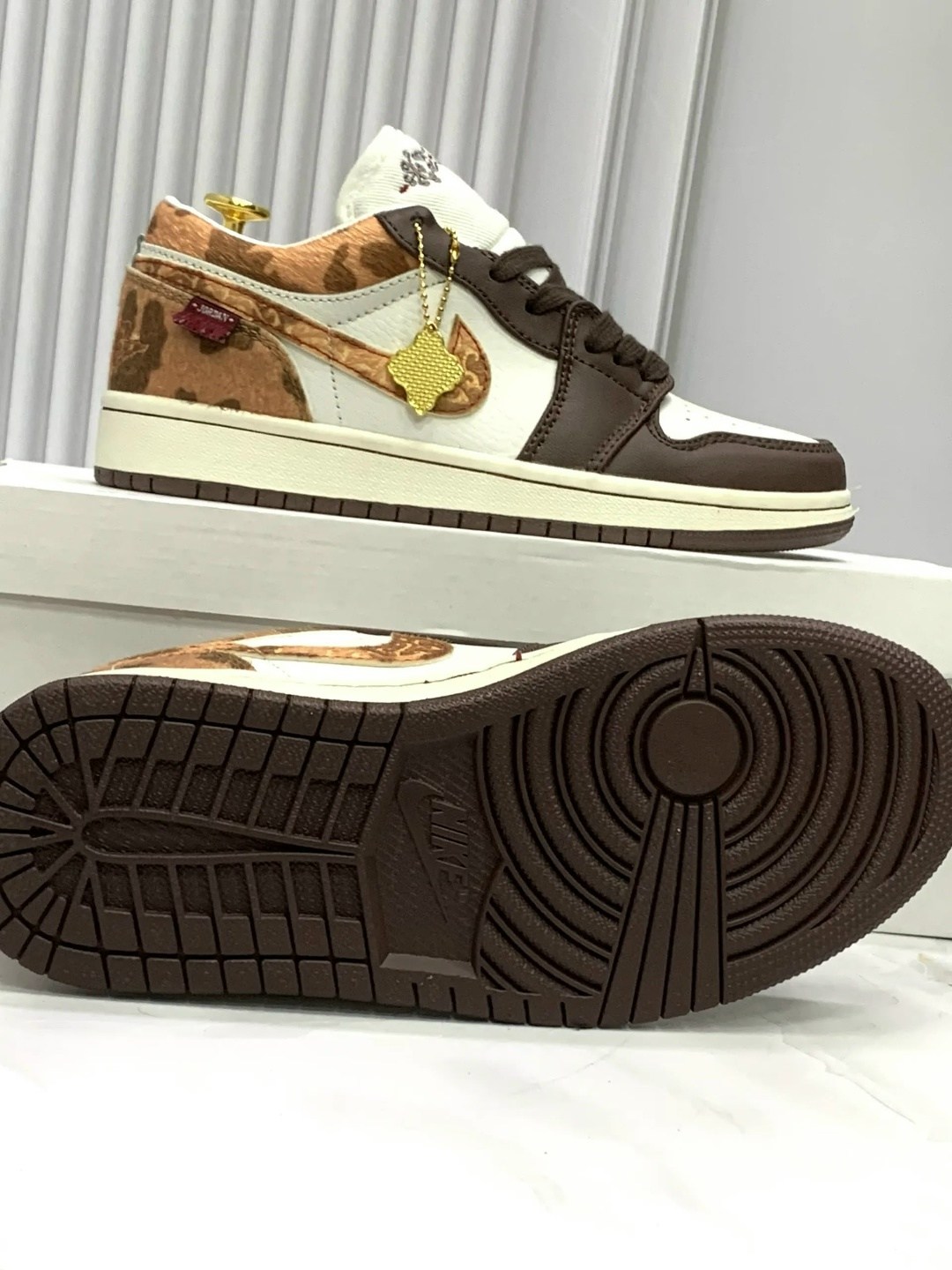 кроссовки nike air jordan 1 low,кроссовки,кроссовки nike air jordan 1 low voodoo,nike air jordan 1 low,кроссовки мужские