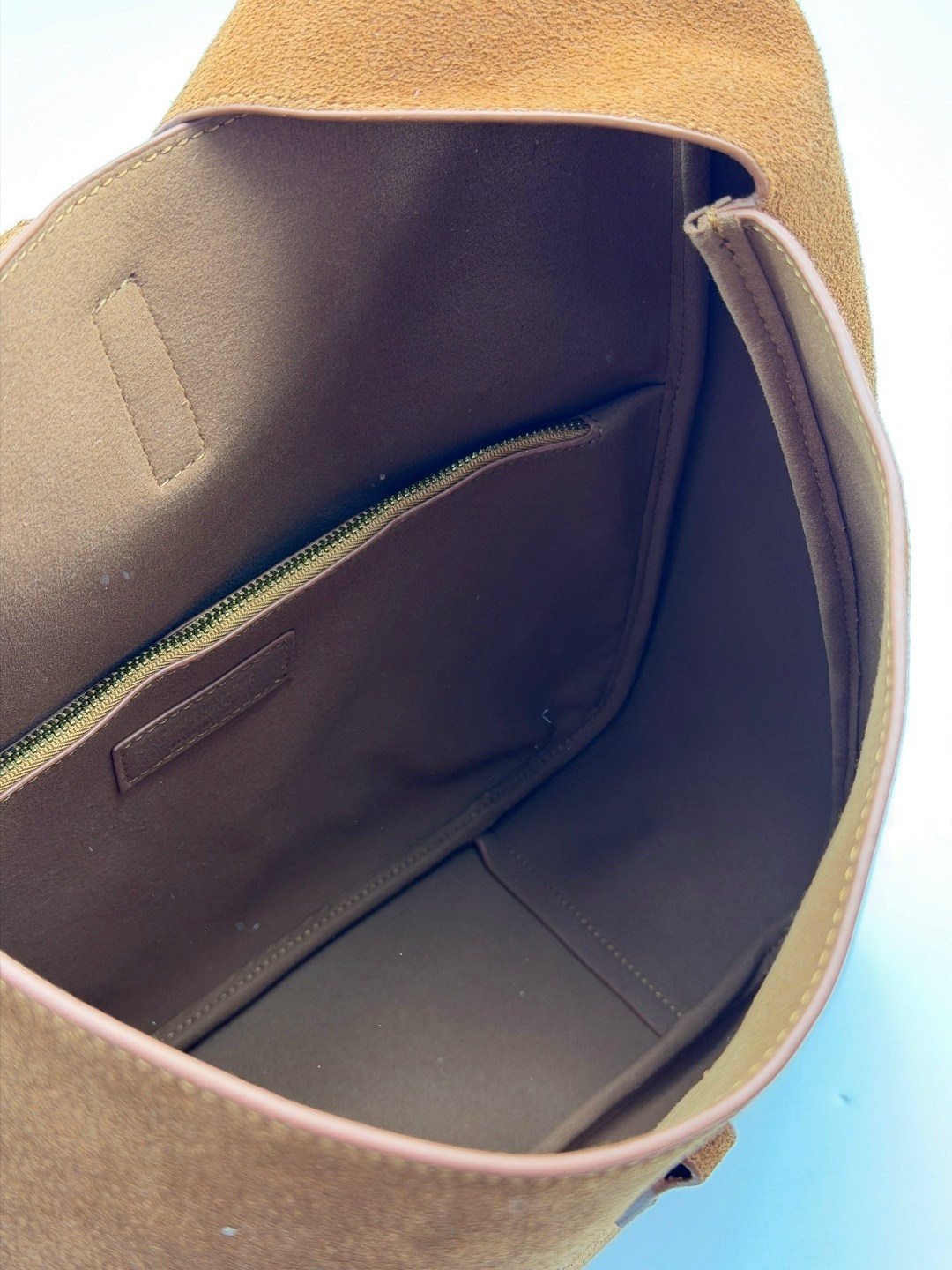 женская зелёная замшевая сумка yves saint laurent 37x29 см,женская замшевая сумка yves saint laurent 45x32 см,сумка из натуральной замши,сумка замшевая,сумка женская натуральная замша