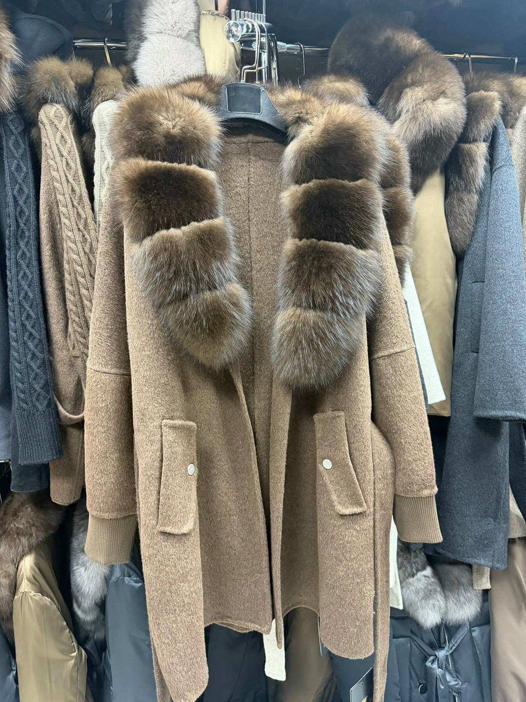 пальто с мехом,пальто с воротником,пальто шерстяное с мехом соболя stone,кашемир пальто,пальто из натурального меха