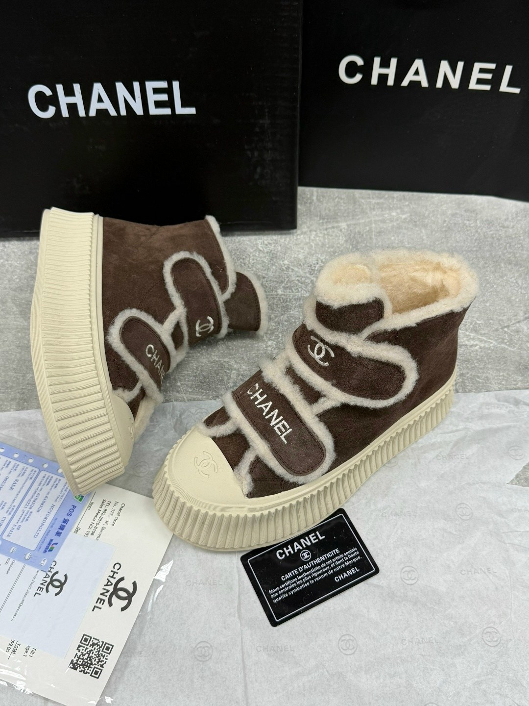 кроссовки зимние на меху chanel,высокие тёплые кеды шанель,кеды шанель зимние,высокие женские зимние кеды chanel,