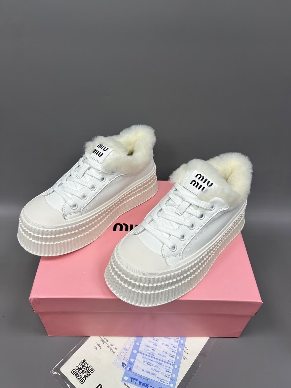 ,высокие тёплые женские кеды miu miu,кроссовки miu miu женские,кеды с мехом,женские кроссовки с мехом