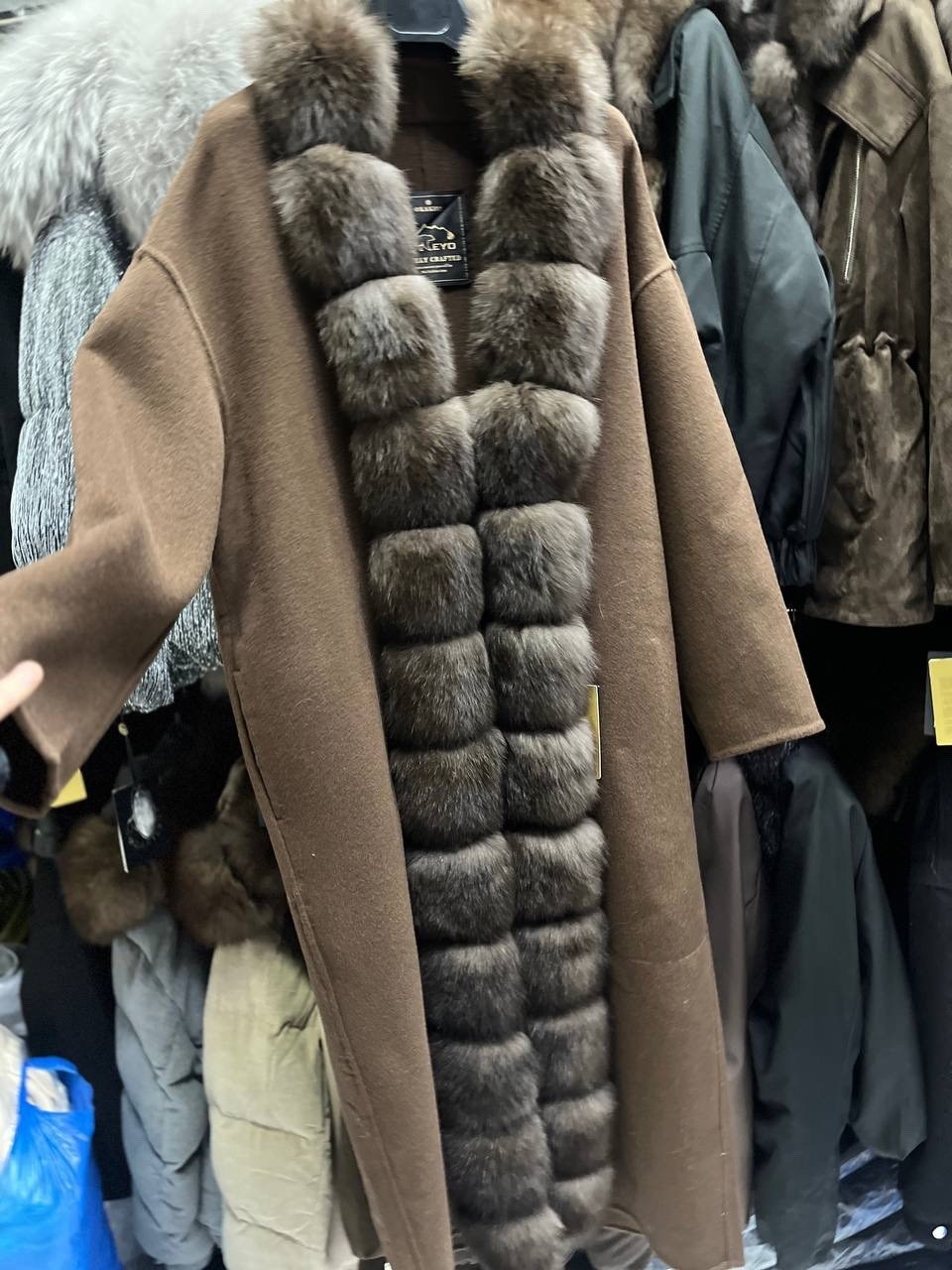 кашемировое пальто с мехом куницы yana kraft brand,женское зимнее кашемировое пальто белое шерстяное пальто из натурального лисьего меха,кашемировое пальто с мехом куницы,пальто с мехом,пальто с натур