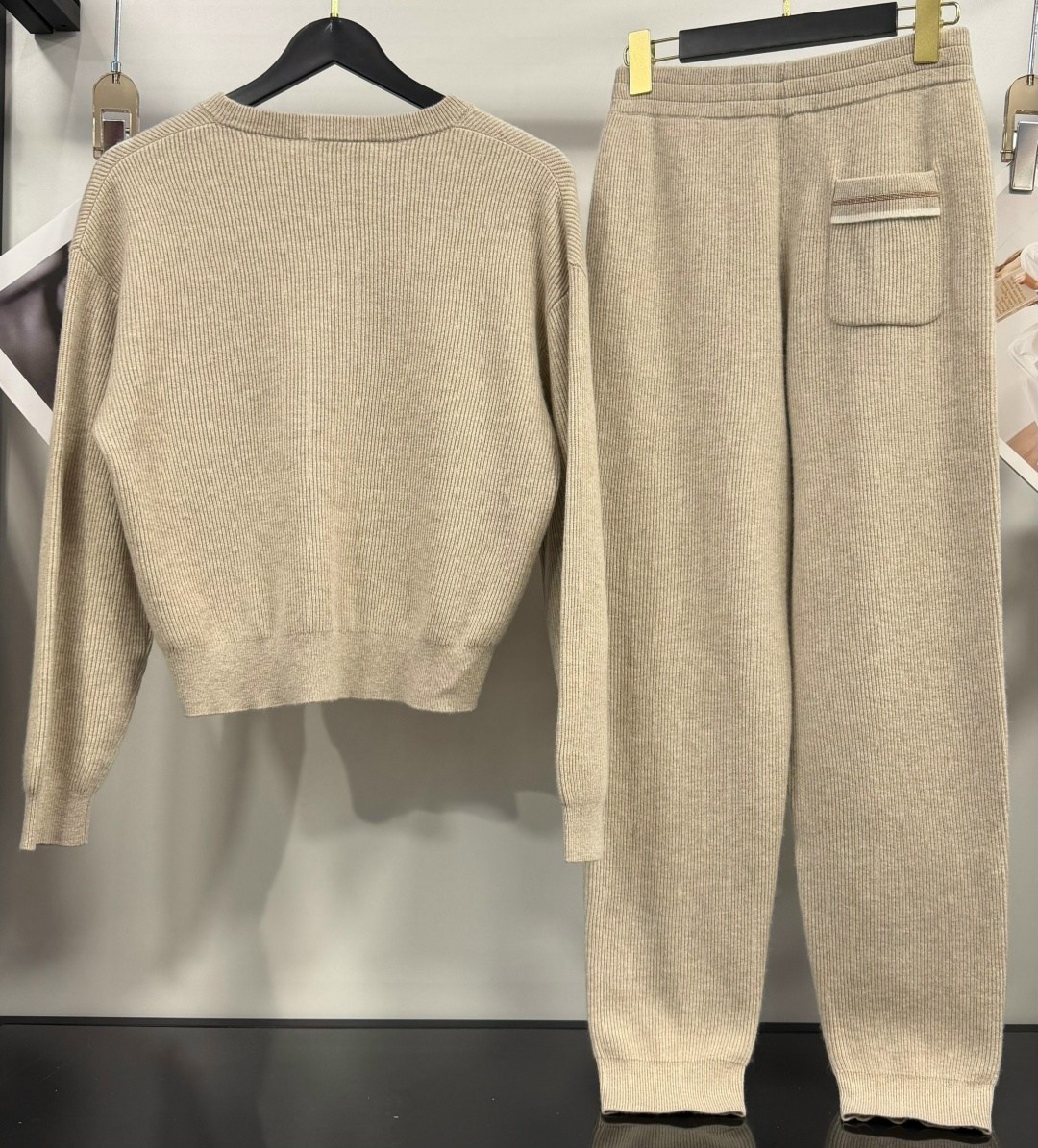 костюм brunello cucinelli,кашемировый костюм,спортивный костюм brunello cucinelli,трикотажный костюм,костюм с брюками