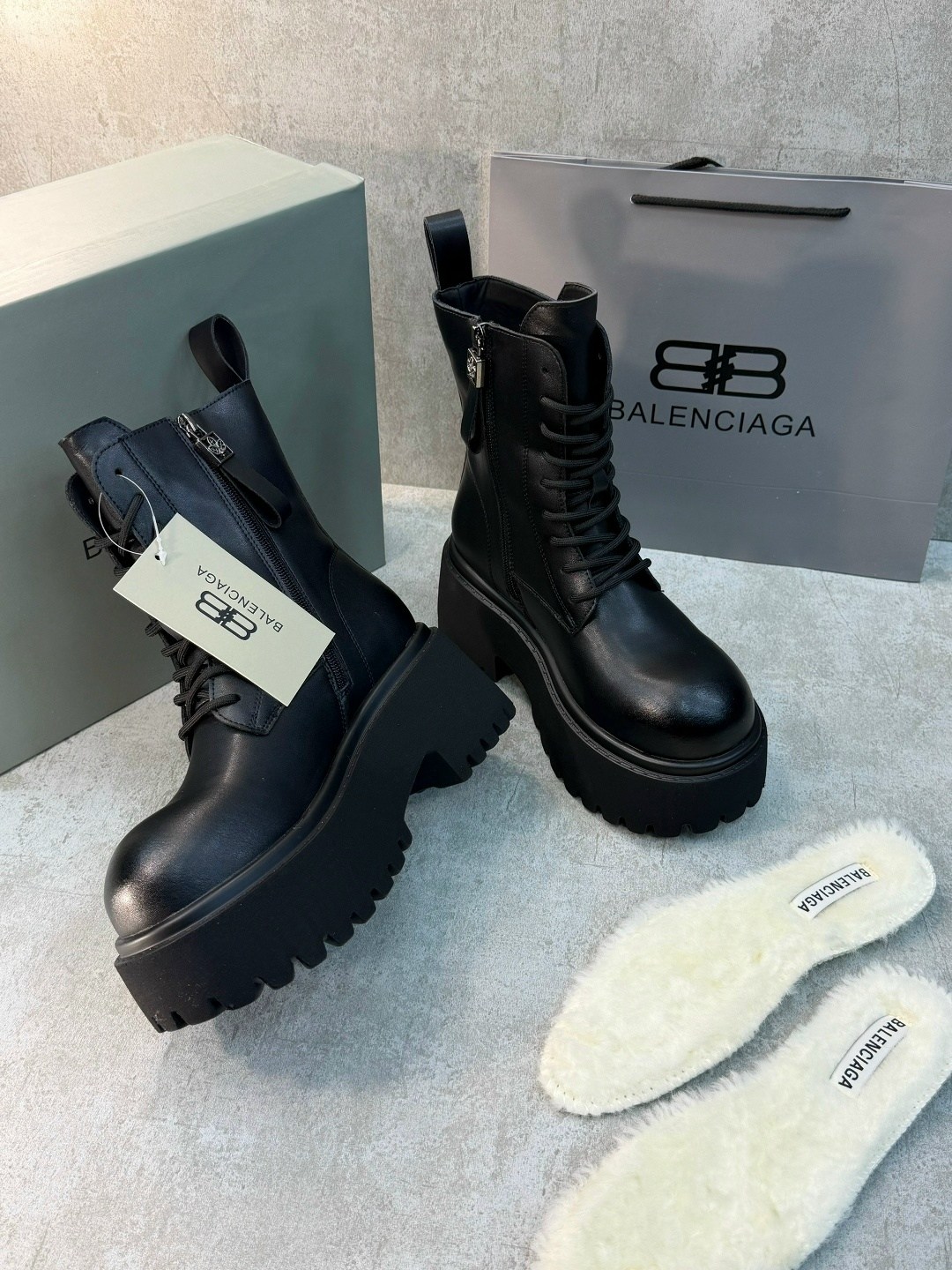ботинки balenciaga,balenciaga женские кожаные ботинки balenciaga чёрного цвета,ботинки balenciaga на шнуровке черные,balenciaga женские кожаные ботинки чёрного цвета,сапоги balenciaga