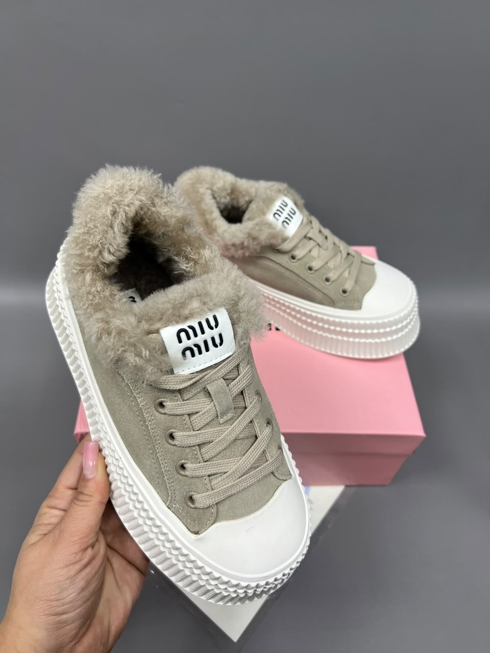 высокие тёплые женские кеды miu miu,,кроссовки miu miu с мехом,кеды miu miu женские,кроссовки miu miu женские