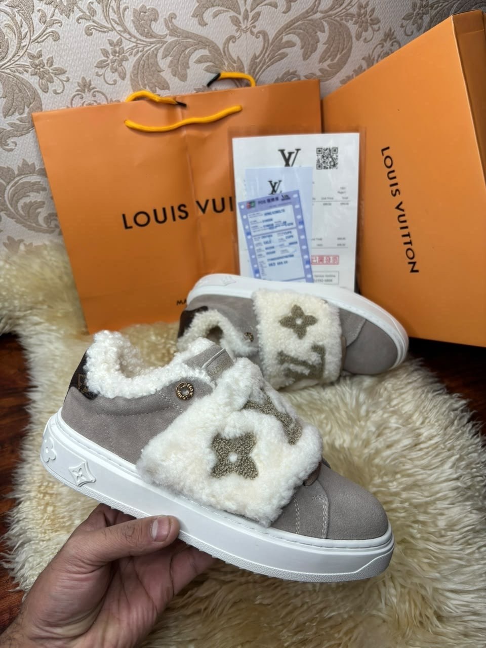кроссовки женские louis vuitton,кроссовки louis vuitton,louis vuitton зимние кроссовки,луи виттон кроссовки женские зимние,кеды louis vuitton