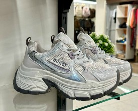 Кроссовки