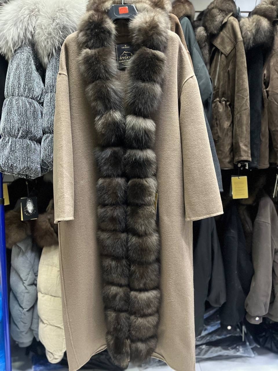 кашемировое пальто с мехом куницы yana kraft brand,женское зимнее кашемировое пальто белое шерстяное пальто из натурального лисьего меха,кашемировое пальто с мехом куницы,пальто с мехом,пальто с натур