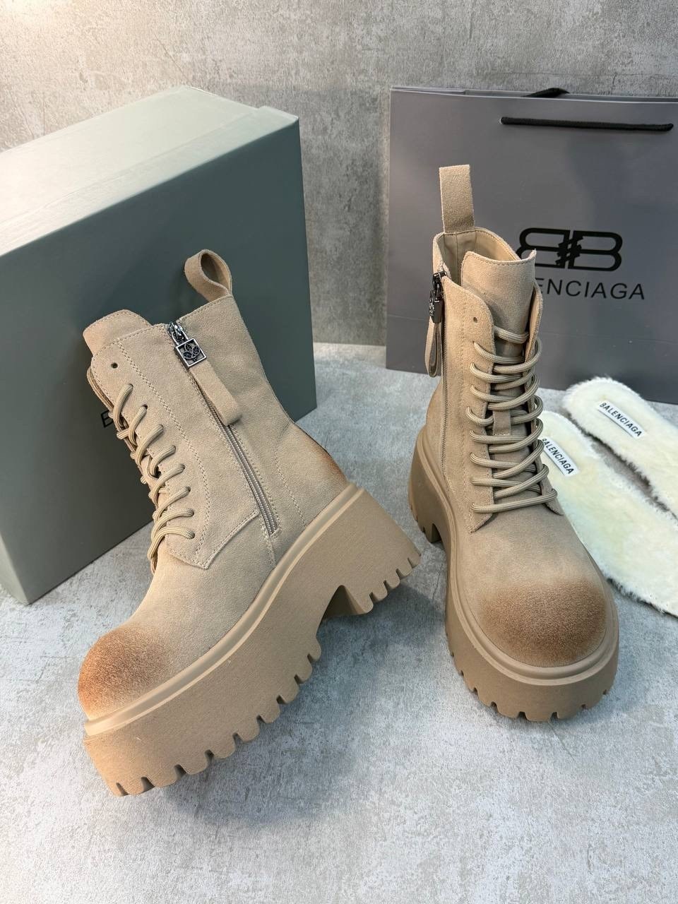 ботинки balenciaga,balenciaga женские кожаные ботинки balenciaga чёрного цвета,ботинки balenciaga на шнуровке черные,balenciaga женские кожаные ботинки чёрного цвета,ботинки баленсиага