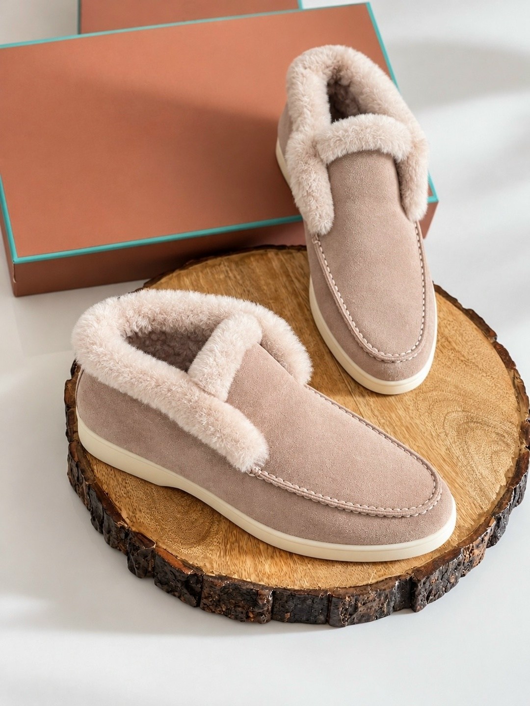 зимние замшевые ботинки loro piana open walk бежевые с мехом,лоферы loro piana open walk с мехом женские,бежевые ботинки с мехом loro piana open walk,лоферы loro piana,
