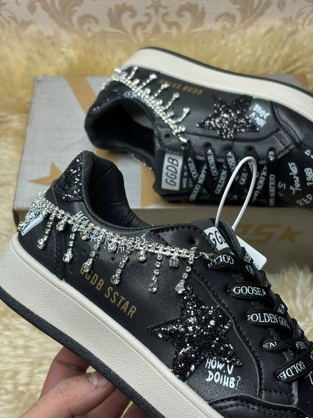 ,женская ,блестящие кроссовки,кроссовки со звездами,кеды golden goose