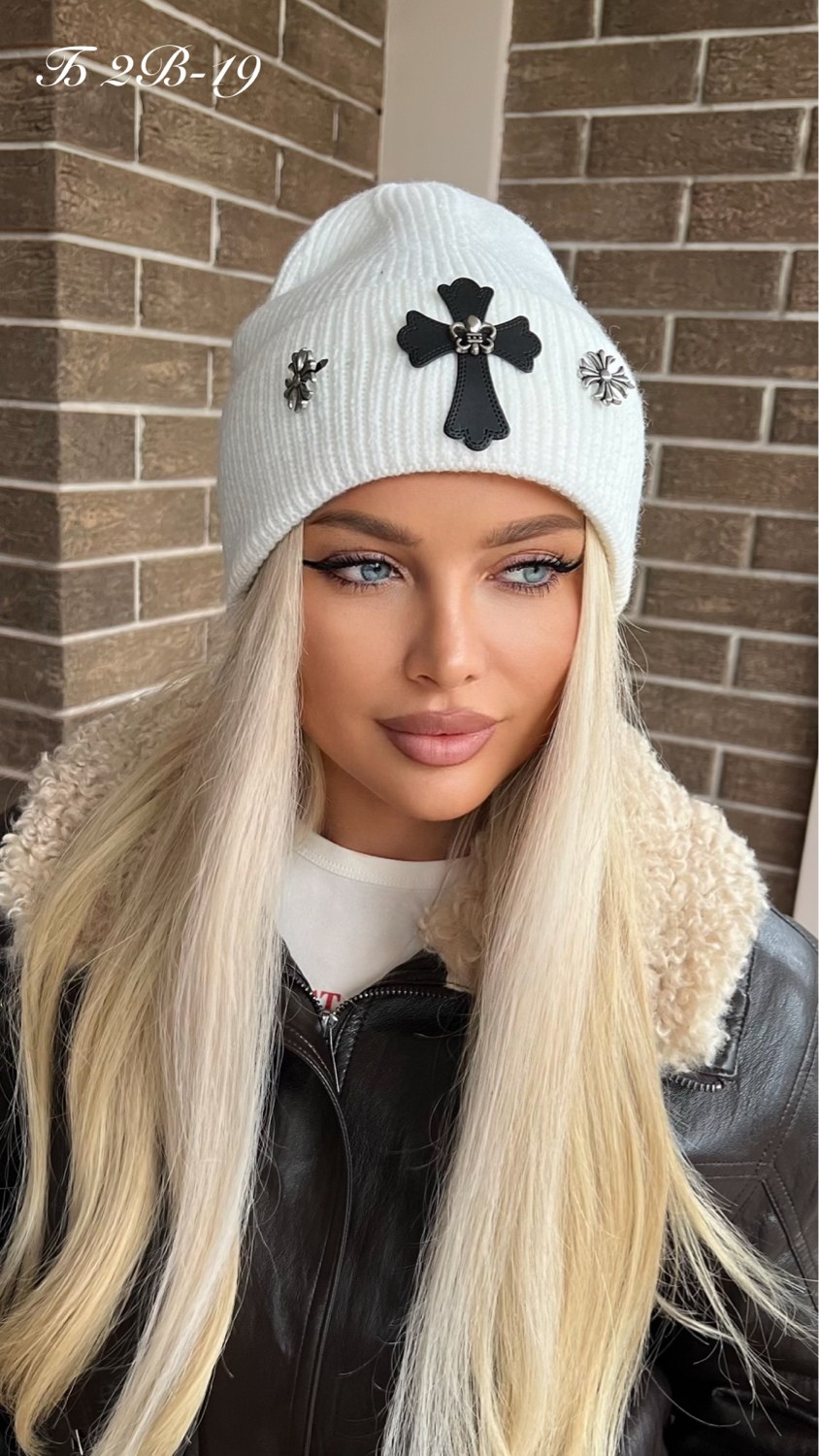 шапка женская,шапка бини с подворотом в стразах a&t fashion,шапка бини в стразах,шапка original,шапка с двойной