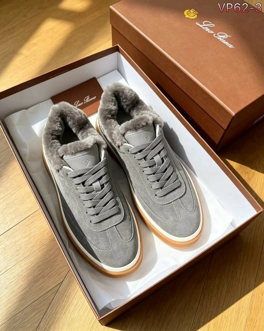 miu miu new balance кроссовки,miu miu кроссовки,кеды из натуральной замши,замшевые кроссовки,miu miu женский вельветовый бомбер