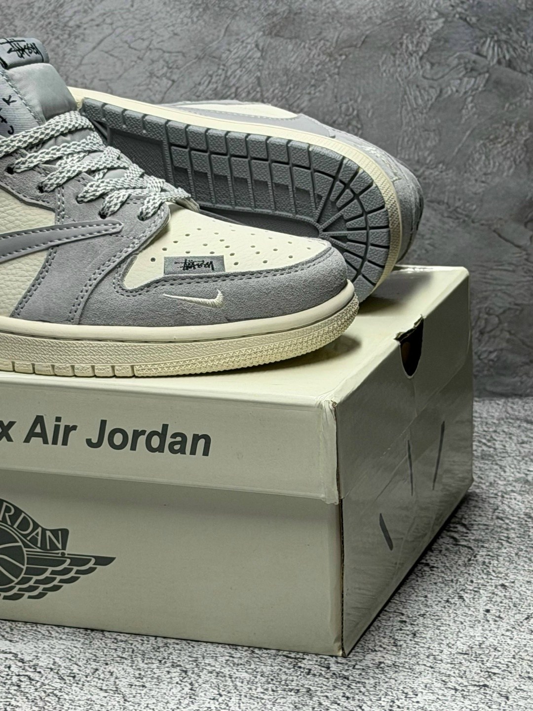 кроссовки travis scott x air jordan 1 low,nike air jordan 1 low travis scott olive,nike air jordan 1 low travis scott,air jordan 1 low travis scott,nike air jordan 1 low travis scott reverse mocha