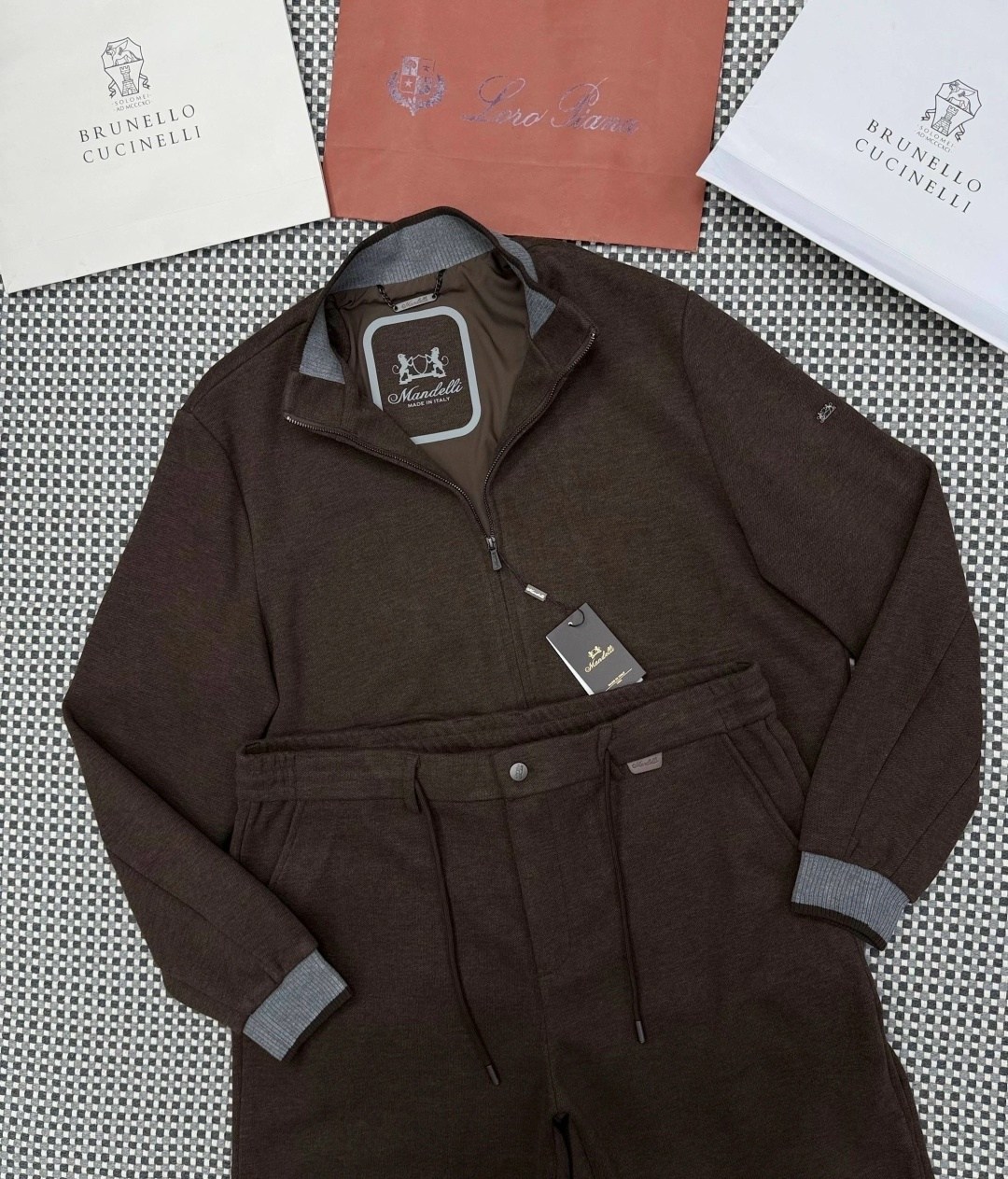 спортивный костюм brunello cucinelli,костюм спортивный loro piana,костюм brunello cucinelli,мужские спортивные костюмы