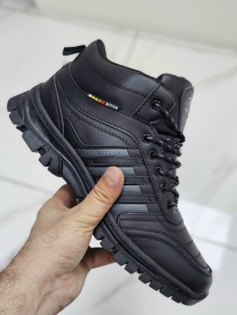 Кроссовки