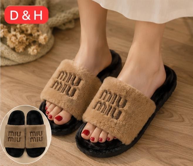 тапочки miu miu,шлепанцы miu miu с мехом,тапочки miu miu белые,женские меховые шлепанцы miu miu белые,тапочки женские