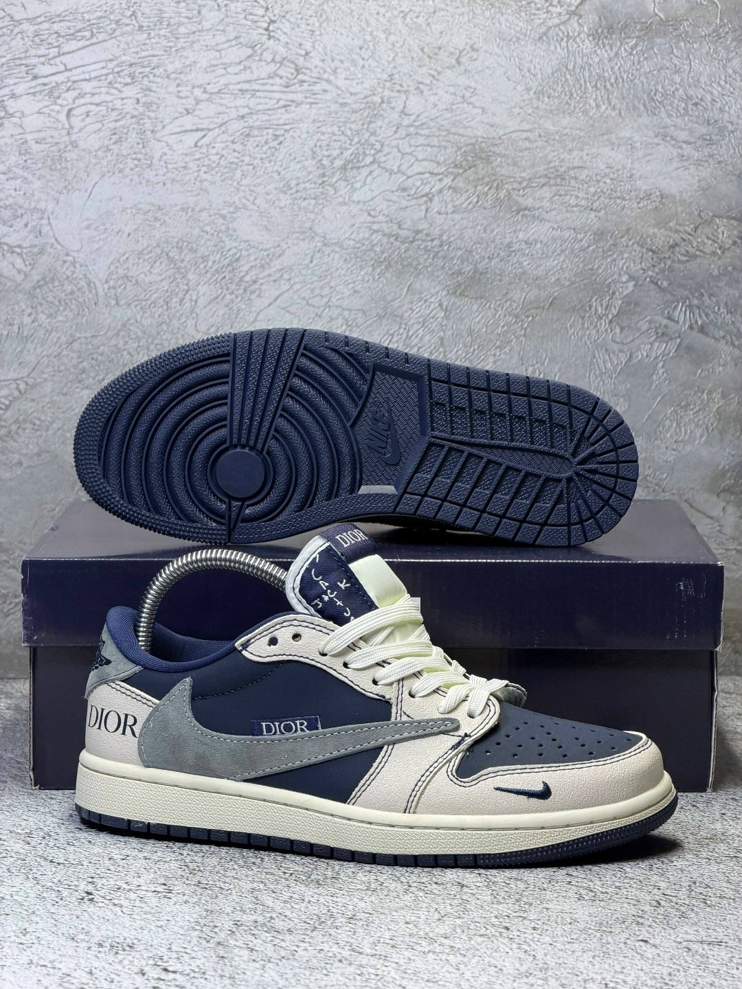 кроссовки travis scott x air jordan 1 low x dior nike,кроссовки jordan air jordan 1 retro high dior,кроссовки nike air jordan 1 x travis scott,кроссовки travis scott x air jordan 1 low,nike air jordan
