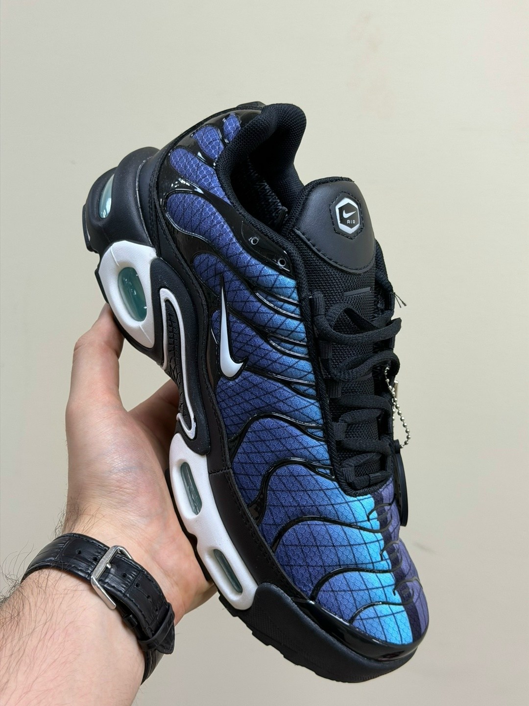 кроссовки nike air max plus tn,nike air max tn plus,nike air max plus,кроссовки,nike air max tn plus se greedy black orange