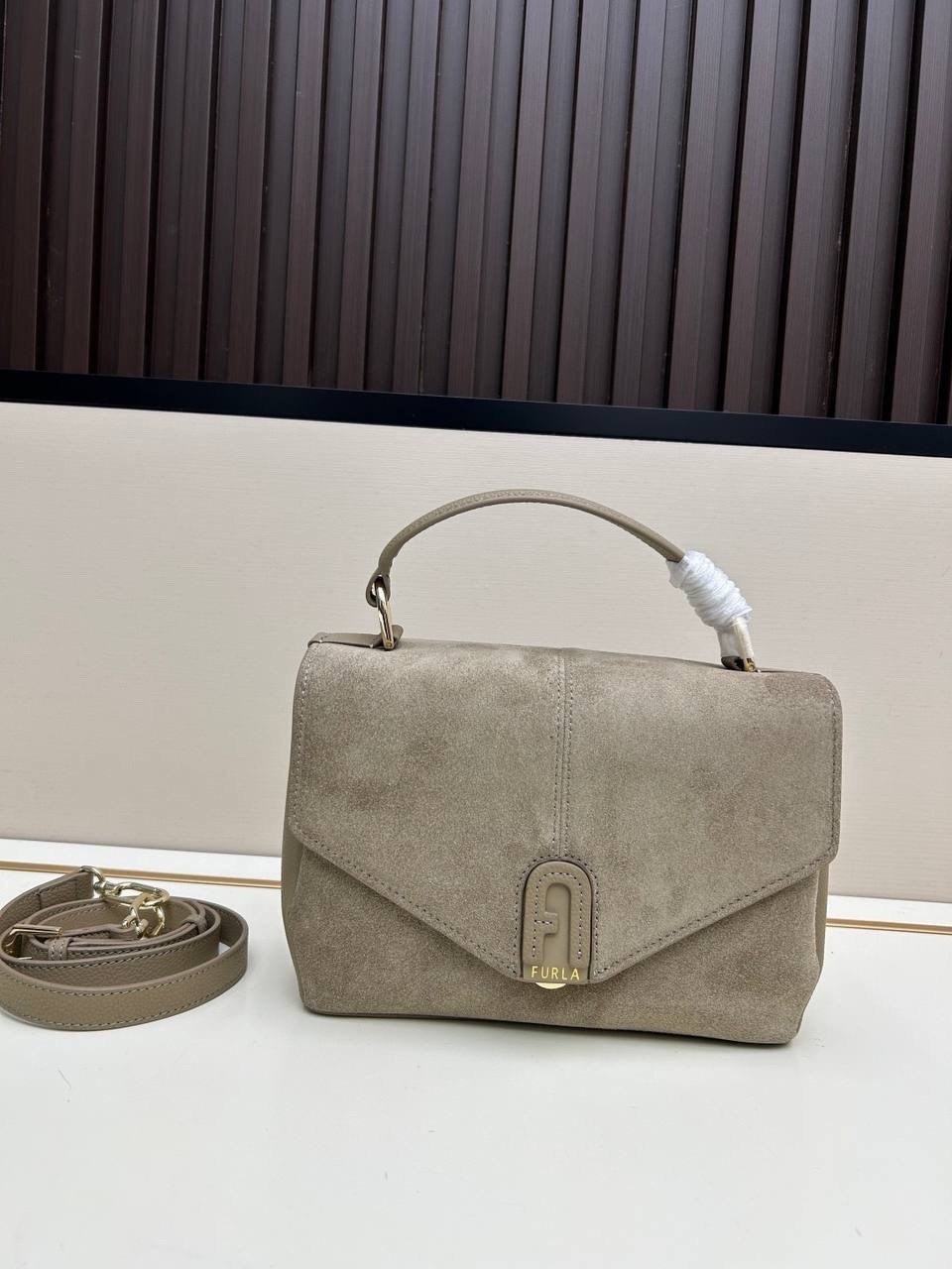 сумка женская furla,женские сумки,сумка замшевая furla,замшевая сумка,сумка furla