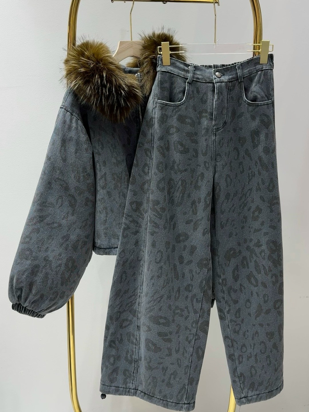 костюм теплый тройка miu miu,куртка на меху,меховая куртка,куртка джинсовая укороченная с меховым воротником brandberry,джинсовая куртка